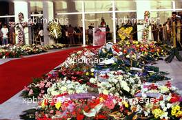 10.11.2007 Funeral of Ayrton Senna (BRA), Flowers from the fans - Ayrton Senna Story