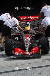 29.03.2007 Sepang, Malaysia,  4 mirrors on the car!!! Lewis Hamilton (GBR), McLaren Mercedes - Formula 1 Testing at Sepang Circuit