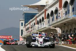 24.08.2007 Istanbul, Turkey,  Robert Kubica (POL), BMW Sauber F1 Team, F1.07 and Lewis Hamilton (GBR), McLaren Mercedes, MP4-22 - Formula 1 World Championship, Rd 12, Turkish Grand Prix, Friday Practice