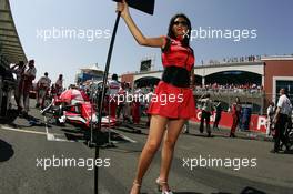 26.08.2007 Istanbul, Turkey,  Grid girl - Formula 1 World Championship, Rd 12, Turkish Grand Prix, Sunday Grid Girl