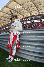 26.08.2007 Istanbul, Turkey,  Jarno Trulli (ITA), Toyota Racing - Formula 1 World Championship, Rd 12, Turkish Grand Prix, Sunday Pre-Race Grid
