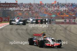 26.08.2007 Istanbul, Turkey,  Lewis Hamilton (GBR), McLaren Mercedes, MP4-22 leads Robert Kubica (POL), BMW Sauber F1 Team, F1.07 - Formula 1 World Championship, Rd 12, Turkish Grand Prix, Sunday Race