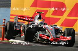 26.08.2007 Istanbul, Turkey,  Lewis Hamilton (GBR), McLaren Mercedes, MP4-22, damaged tyre - Formula 1 World Championship, Rd 12, Turkish Grand Prix, Sunday Race