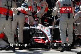 26.08.2007 Istanbul, Turkey,  Fernando Alonso (ESP), McLaren Mercedes, MP4-22 pit stop - Formula 1 World Championship, Rd 12, Turkish Grand Prix, Sunday Race