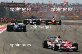 26.08.2007 Istanbul, Turkey,  Ralf Schumacher (GER), Toyota Racing, TF107 leads Rubens Barrichello (BRA), Honda Racing F1 Team, RA107 - Formula 1 World Championship, Rd 12, Turkish Grand Prix, Sunday Race
