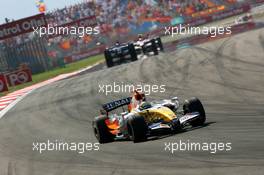 26.08.2007 Istanbul, Turkey,  Giancarlo Fisichella (ITA), Renault F1 Team, R27 - Formula 1 World Championship, Rd 12, Turkish Grand Prix, Sunday Race