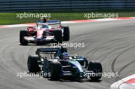 26.08.2007 Istanbul, Turkey,  Jenson Button (GBR), Honda Racing F1 Team, RA107, Jarno Trulli (ITA), Toyota Racing, TF107 - Formula 1 World Championship, Rd 12, Turkish Grand Prix, Sunday Race