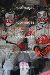 26.08.2007 Istanbul, Turkey,  McLaren Mechanics pit stop crew - Formula 1 World Championship, Rd 12, Turkish Grand Prix, Sunday Race