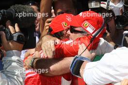 25.08.2007 Istanbul, Turkey,  Felipe Massa (BRA), Scuderia Ferrari hugs his father Luis Antionio Massa - Formula 1 World Championship, Rd 12, Turkish Grand Prix, Saturday Qualifying