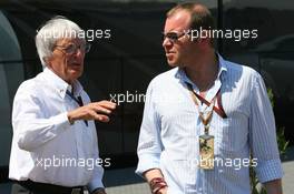 26.08.2007 Istanbul, Turkey,  Bernie Ecclestone (GBR) and Alex Shnaider (CDN), Team owner of the former Midland F1 Team - Formula 1 World Championship, Rd 12, Turkish Grand Prix, Sunday
