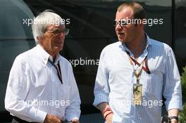 26.08.2007 Istanbul, Turkey,  Bernie Ecclestone (GBR) and Alex Shnaider (CDN), Team owner of the former Midland F1 Team - Formula 1 World Championship, Rd 12, Turkish Grand Prix, Sunday