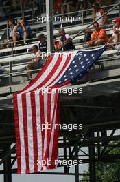 15.06.2007 Indianapolis, USA,  USA fans and flag - Formula 1 World Championship, Rd 7, United States Grand Prix, Friday