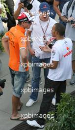 15.06.2007 Indianapolis, USA,  Lewis Hamilton (GBR), McLaren Mercedes, Adrian Sutil (GER), Spyker F1 Team and Robert Doornbos (NED), Test Driver, Red Bull Racing - Formula 1 World Championship, Rd 7, United States Grand Prix, Friday