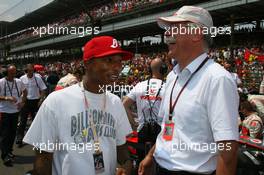 17.06.2007 Indianapolis, USA,  Pharrel Williams (USA), Famous music artist and Dr. Dieter Zetsche (GER), Chairman of Daimler - Formula 1 World Championship, Rd 7, United States Grand Prix, Sunday Pre-Race Grid