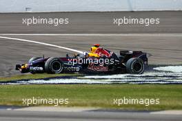 17.06.2007 Indianapolis, USA,  David Coulthard (GBR), Red Bull Racing, RB3  stopped on first corner after a crash - Formula 1 World Championship, Rd 7, United States Grand Prix, Sunday Race