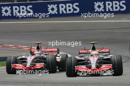 17.06.2007 Indianapolis, USA,  Fernando Alonso (ESP), McLaren Mercedes, MP4-22 and Lewis Hamilton (GBR), McLaren Mercedes, MP4-22 - Formula 1 World Championship, Rd 7, United States Grand Prix, Sunday Race