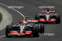 17.06.2007 Indianapolis, USA,  Lewis Hamilton (GBR), McLaren Mercedes, MP4-22 leads Fernando Alonso (ESP), McLaren Mercedes, MP4-22 - Formula 1 World Championship, Rd 7, United States Grand Prix, Sunday Race