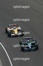 17.06.2007 Indianapolis, USA,  Jenson Button (GBR), Honda Racing F1 Team, RA107 leads Giancarlo Fisichella (ITA), Renault F1 Team, R27 - Formula 1 World Championship, Rd 7, United States Grand Prix, Sunday Race