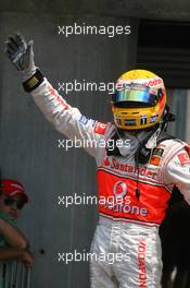 16.06.2007 Indianapolis, USA,  Lewis Hamilton (GBR), McLaren Mercedes gets pole position - Formula 1 World Championship, Rd 7, United States Grand Prix, Saturday Qualifying