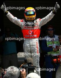 16.06.2007 Indianapolis, USA,  Pole Position, 1st, Lewis Hamilton (GBR), McLaren Mercedes, MP4-22 - Formula 1 World Championship, Rd 7, United States Grand Prix, Saturday Qualifying