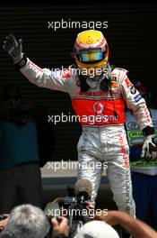 16.06.2007 Indianapolis, USA,  Pole Position, 1st, Lewis Hamilton (GBR), McLaren Mercedes, MP4-22 - Formula 1 World Championship, Rd 7, United States Grand Prix, Saturday Qualifying