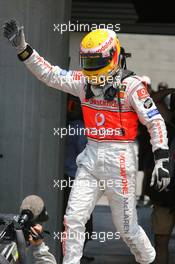 16.06.2007 Indianapolis, USA,  Lewis Hamilton (GBR), McLaren Mercedes gets pole position - Formula 1 World Championship, Rd 7, United States Grand Prix, Saturday Qualifying