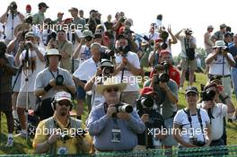 16.06.2007 Indianapolis, USA,  Many photographers were on hand to shoot the session - Formula 1 World Championship, Rd 7, United States Grand Prix, Saturday Practice