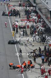16.06.2007 Indianapolis, USA,  The busy pit lane - Formula 1 World Championship, Rd 7, United States Grand Prix, Saturday