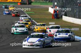 22.04.2007 Hockenheim, Germany,  Richard Westbrook (GBR), ARAXA Racing PZ Reutlingen, Porsche 911 GT3 Cup, leading the race in front of Uwe Alzen (GER), HP Team Herberth, Porsche 911 GT3 Cup and Jörg Hardt (GER), Farnbacher Racing, Porsche 911 GT3 Cup - F3 Euro Series 2007 at Hockenheimring