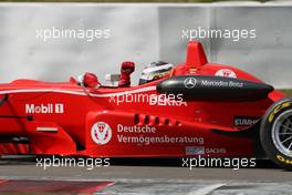 01.09.2007 Nürburg, Germany,  Racewinner Nico Hülkenberg (GER), ASM Formula 3, Dallara F305 Mercedes lifts his hands into the air in the outlap. - F3 Euro Series 2007 at Nürburgring