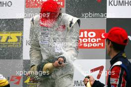 02.09.2007 Nürburg, Germany,  Podium, Harald Schlegelmilch (LVA), HS Technik, Portrait (1st, left), gets a champaign shower from Sébastien Buemi (SUI), ASL Mücke Motorsport (3rd, right) - F3 Euro Series 2007 at Nürburgring