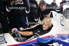06.07.2007 Silverstone, England,  Marcus Ericsson, Mansell Masterclass, BMW Sauber F1 Team Pitlane Park - BMW Pitlane Park at the British Grand Prix - For further information and more images please register at www.formulabmw-images.com - This image is free for editorial use only. Please use for Copyright/Credit: c BMW AG