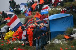 05.10.2008 Zandvoort, The Netherlands,  Race fans in the dunes - A1GP World Cup of Motorsport 2008/09, Round 1, Zandvoort, Sunday - Copyright A1GP - Free for editorial usage
