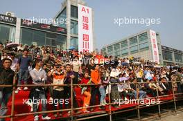 09.11.2008 Chengdu, China,  Fans - A1GP World Cup of Motorsport 2008/09, Round 2, Chengdu, Sunday Race 2 - Copyright A1GP - Free for editorial usage