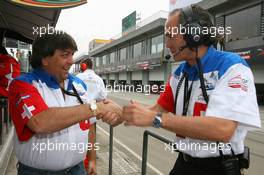 08.11.2008 Chengdu, China,  Tony Teixeira, A1GP Chairman with Max Welti (SUI), Seat holder of A1 Team Switzerland - A1GP World Cup of Motorsport 2008/09, Round 2, Chengdu, Saturday Practice - Copyright A1GP - Free for editorial usage