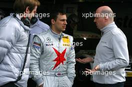 11.04.2008 Hockenheim, Germany,  Gary Paffett (GBR), Persson Motorsport AMG Mercedes, Portrait, with team members - DTM 2008 at Hockenheimring