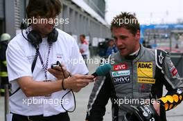 17.05.2008 Klettwitz, Germany,  Christijan Albers (NED), TME, Portrait, being interviewed by an Audi press officer - DTM 2008 at Lausitzring
