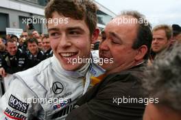 18.05.2008 Klettwitz, Germany,  Paul di Resta (GBR), Team HWA AMG Mercedes, Portrait, celebrating his victory with family - DTM 2008 at Lausitzring