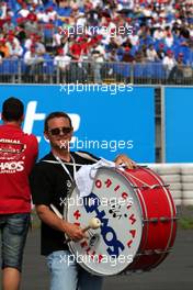 27.07.2008 Nürburg, Germany,  Local music band entertaining the crowd at the starting grid. - DTM 2008 at Nürburgring