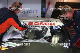 24.10.2008 Hockenheim, Germany,  cleaning the front window of Timo Scheider (GER), Audi Sport Team Abt, Audi A4 DTM - DTM 2008 at Hockenheimring, Germany