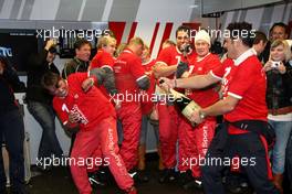 26.10.2008 Hockenheim, Germany,  Big party in the Abt pitbox. (right) Hans-Jurgen Abt (GER), Teamchef Abt-Audi spraying the champagne - DTM 2008 at Hockenheimring, Germany