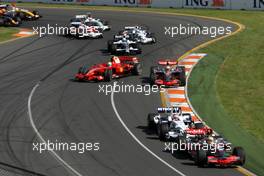 16.03.2008 Melbourne, Australia,  Start, Lewis Hamilton (GBR), McLaren Mercedes, MP4-23 leads Robert Kubica (POL), BMW Sauber F1 Team, F1.08 and Heikki Kovalainen (FIN), McLaren Mercedes, MP4-23 - Formula 1 World Championship, Rd 1, Australian Grand Prix, Sunday Race