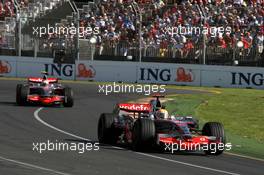 16.03.2008 Melbourne, Australia,  Lewis Hamilton (GBR), McLaren Mercedes, Fernando Alonso (ESP), Renault F1 Team - Formula 1 World Championship, Rd 1, Australian Grand Prix, Sunday Race