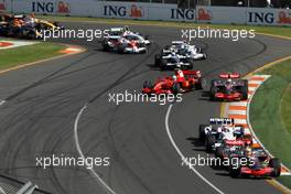 16.03.2008 Melbourne, Australia,  Start, Lewis Hamilton (GBR), McLaren Mercedes, MP4-23 leads Robert Kubica (POL), BMW Sauber F1 Team, F1.08 and Heikki Kovalainen (FIN), McLaren Mercedes, MP4-23 - Formula 1 World Championship, Rd 1, Australian Grand Prix, Sunday Race