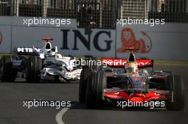 16.03.2008 Melbourne, Australia,  Lewis Hamilton (GBR), McLaren Mercedes, Nick Heidfeld (GER), BMW Sauber F1 Team - Formula 1 World Championship, Rd 1, Australian Grand Prix, Sunday Race