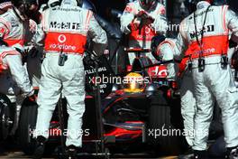 16.03.2008 Melbourne, Australia,  PIT STOP - Lewis Hamilton (GBR), McLaren Mercedes - Formula 1 World Championship, Rd 1, Australian Grand Prix, Sunday Race