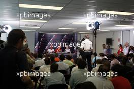 13.03.2008 Melbourne, Australia,  Lewis Hamilton (GBR), McLaren Mercedes, Kimi Raikkonen (FIN), Räikkönen, Scuderia Ferrari, Fernando Alonso (ESP), Renault F1 Team - Formula 1 World Championship, Rd 1, Australian Grand Prix, Thursday Press Conference