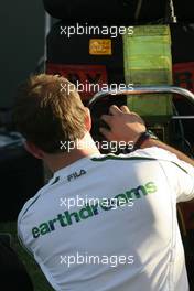 13.03.2008 Melbourne, Australia,  Honda Racing F1 Team mechanic - Formula 1 World Championship, Rd 1, Australian Grand Prix, Thursday