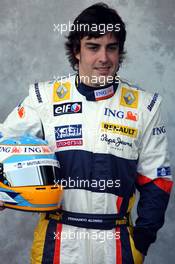 13.03.2008 Melbourne, Australia,  Fernando Alonso (ESP), Renault F1 Team - Season Portrait Shooting 2008 - Formula 1 World Championship, Rd 1, Australian Grand Prix, Thursday