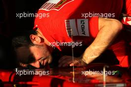 13.03.2008 Melbourne, Australia,  Scuderia Ferrari mechanic - Formula 1 World Championship, Rd 1, Australian Grand Prix, Thursday